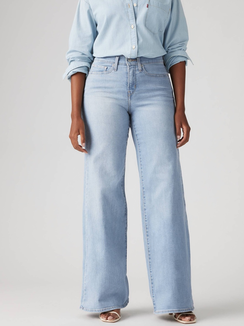 NWT Levi’s 318 Shaping Wide Leg Jeans